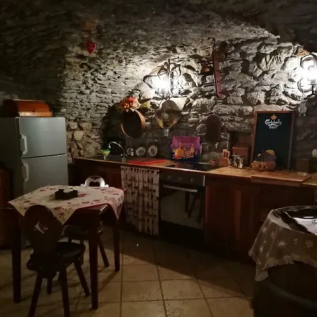 La Petite Maisonnette
